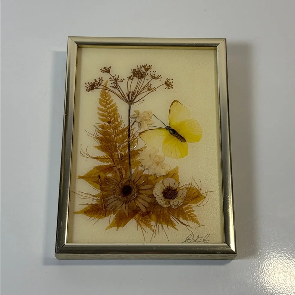SOLD • Framed Dried Flower and Butterfly Collage Decoupage Small - Picture 3 of 12